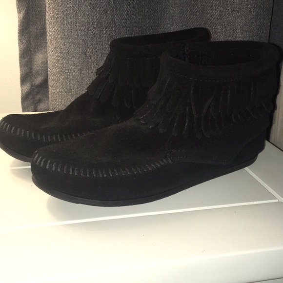 Minnetonka ankle booties - Picture 8 of 8